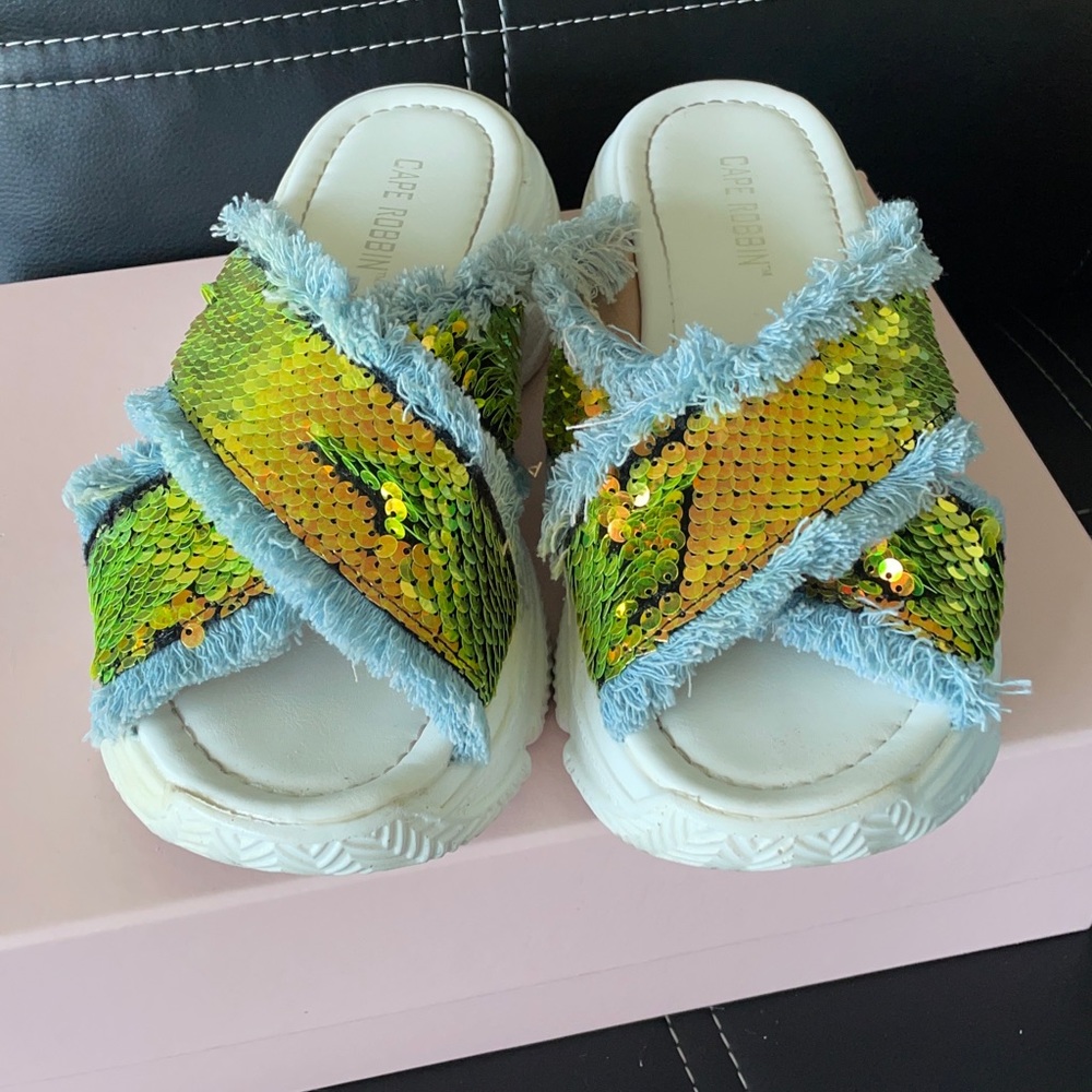 Cape Robbin Chunky White Platform Slides, Golden … - image 1